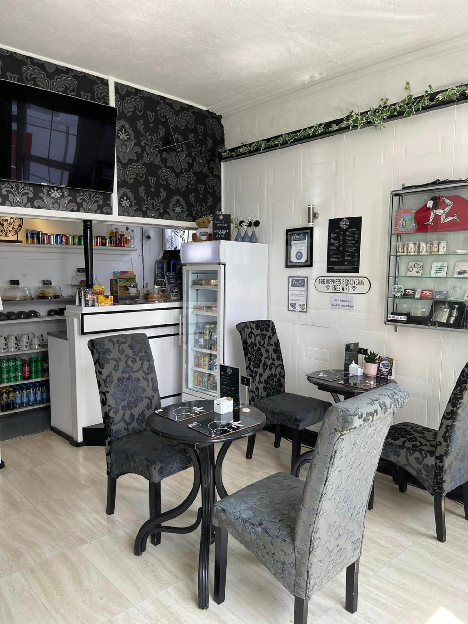 Edelweiss Guest House Douglas Ngoại thất bức ảnh