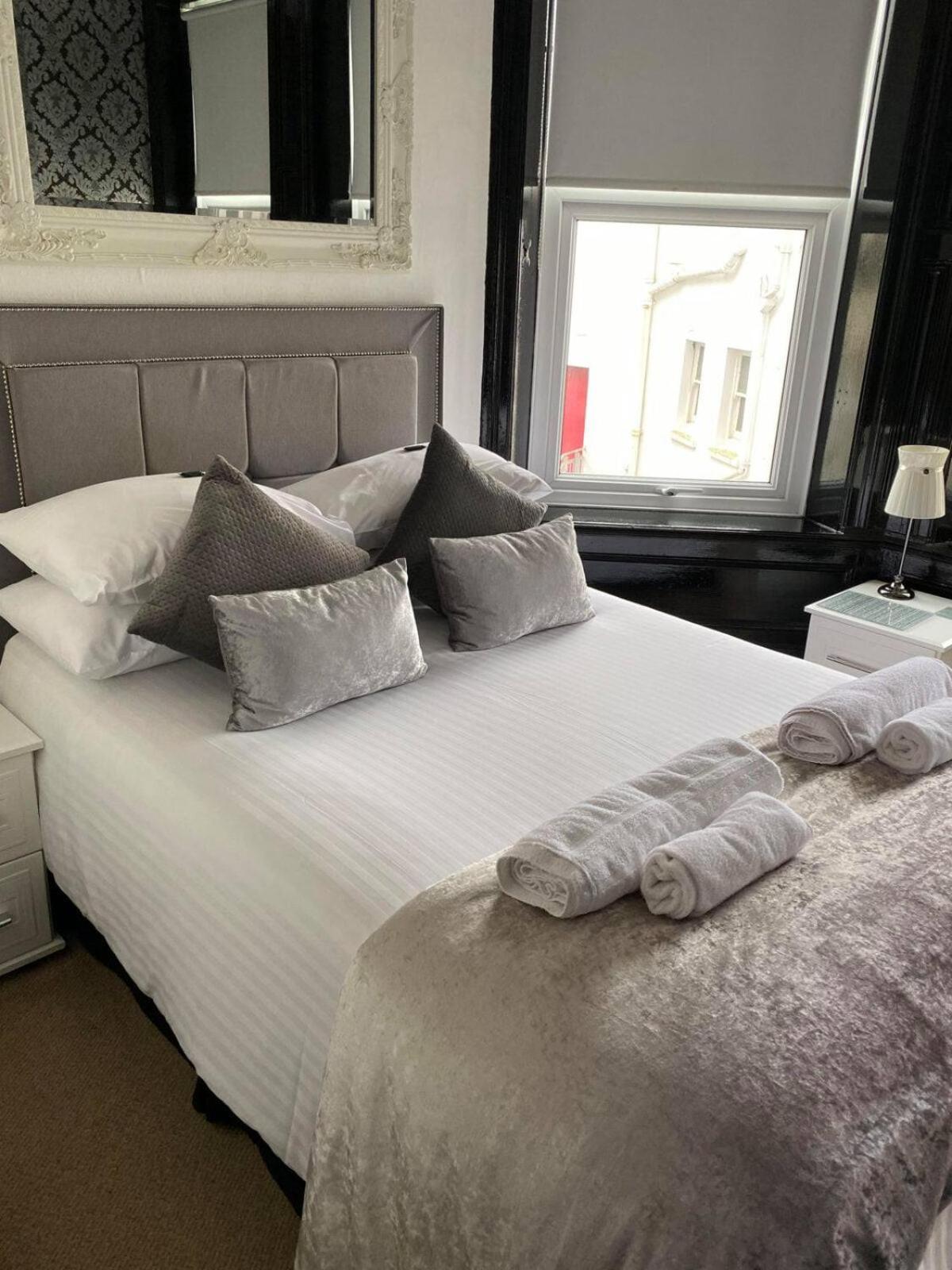 Edelweiss Guest House Douglas Ngoại thất bức ảnh