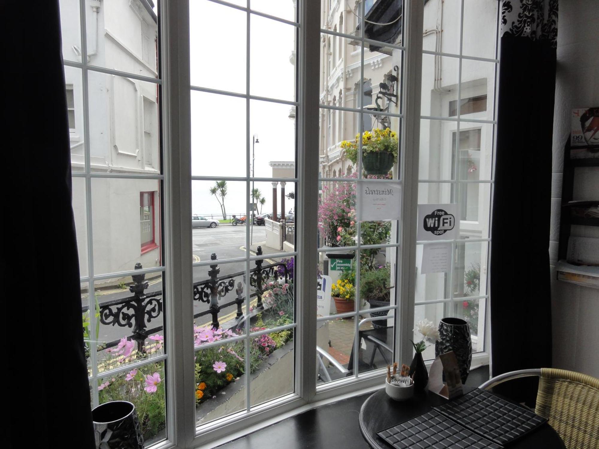 Edelweiss Guest House Douglas Ngoại thất bức ảnh